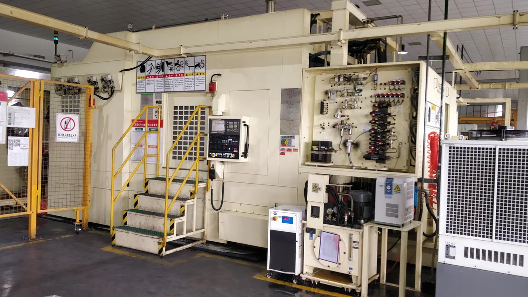 1701501-TV100 Vt2014 Heavy Truck Transmission Gearbox Rear Housing