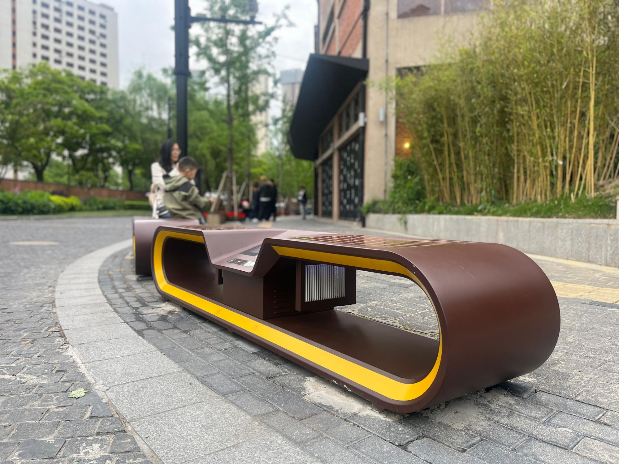Smart Bench Factory: Innovating Public Spaces with Intelligent Seating Solutions