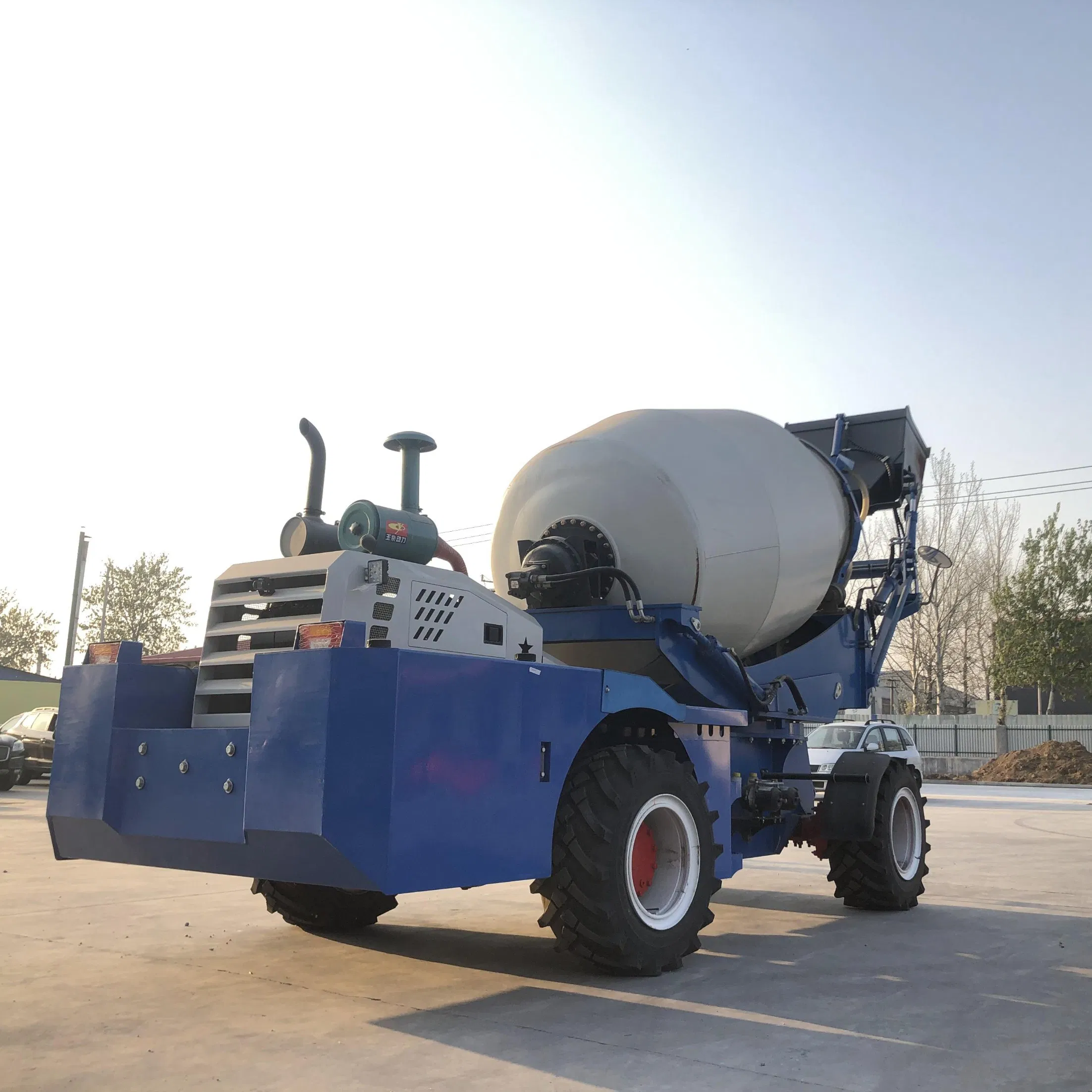 4m3 Portable Automatic Self Loading Concrete Mixer Truck