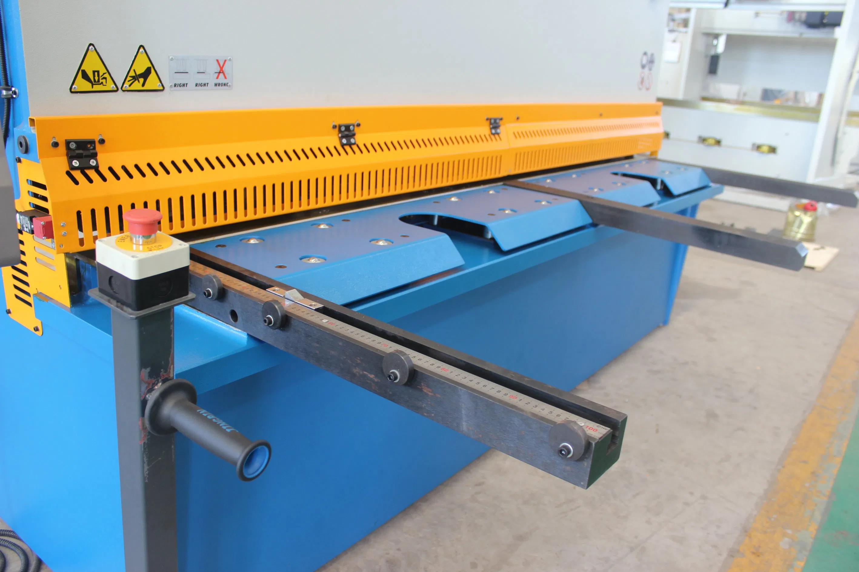 Accurl Brand Hydraulic Metal Shearing Machine QC12y-10X3200 E21 for Cutting Sheet Meta Plate