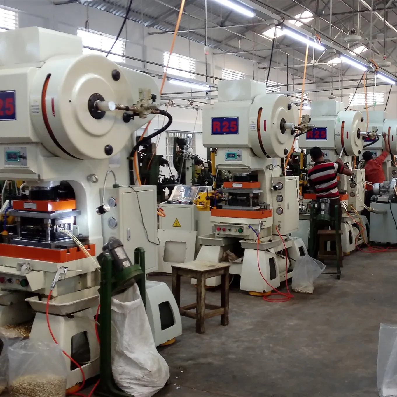 C Frame High Speed Mechanical Power Press Machine for Making Metal Button, Eyelet and Jean Buttons