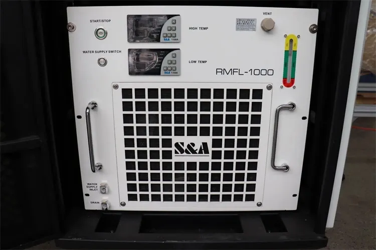 China Manufacturer 1500W Handheld Fiber Laser Welding Machine