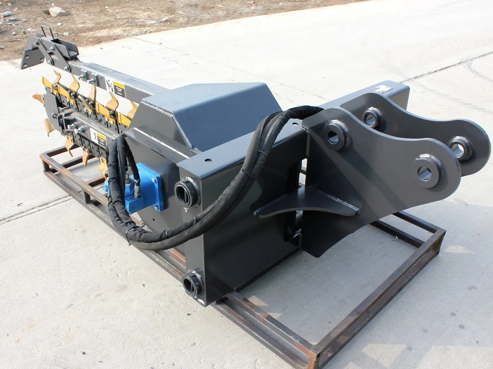 Good Quality Hcn Brand 0207 Hydraulic Trencher Compatible to Skid Steer Loader and Excavator and Loader Trencher Ditch Witch for Sale