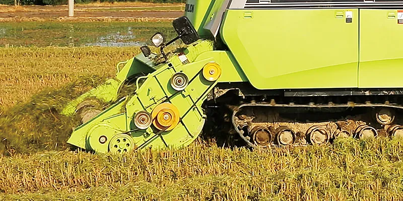 High Adaptability and Flexible Steering Bale Wrapper for Paddy