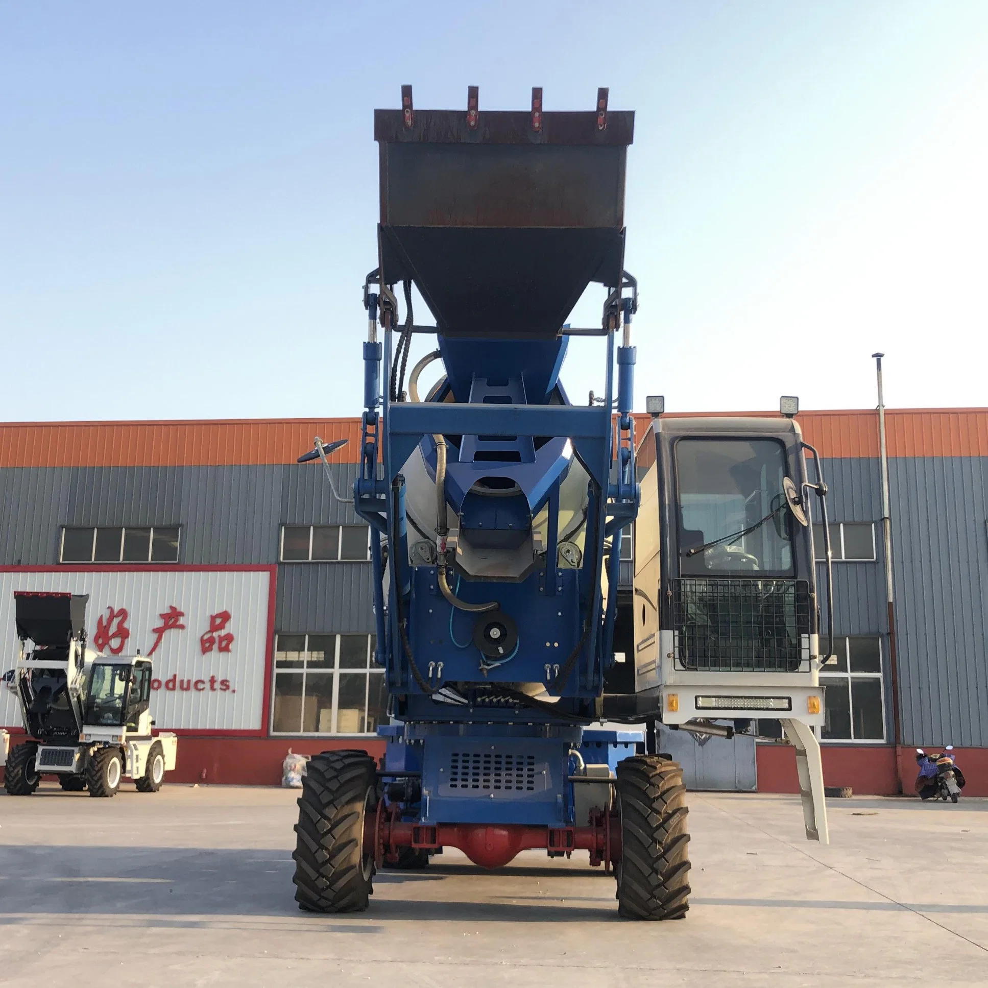 Laigong Brand 4cbm Mini Mobile Self Loading Concrete Mixer Truck