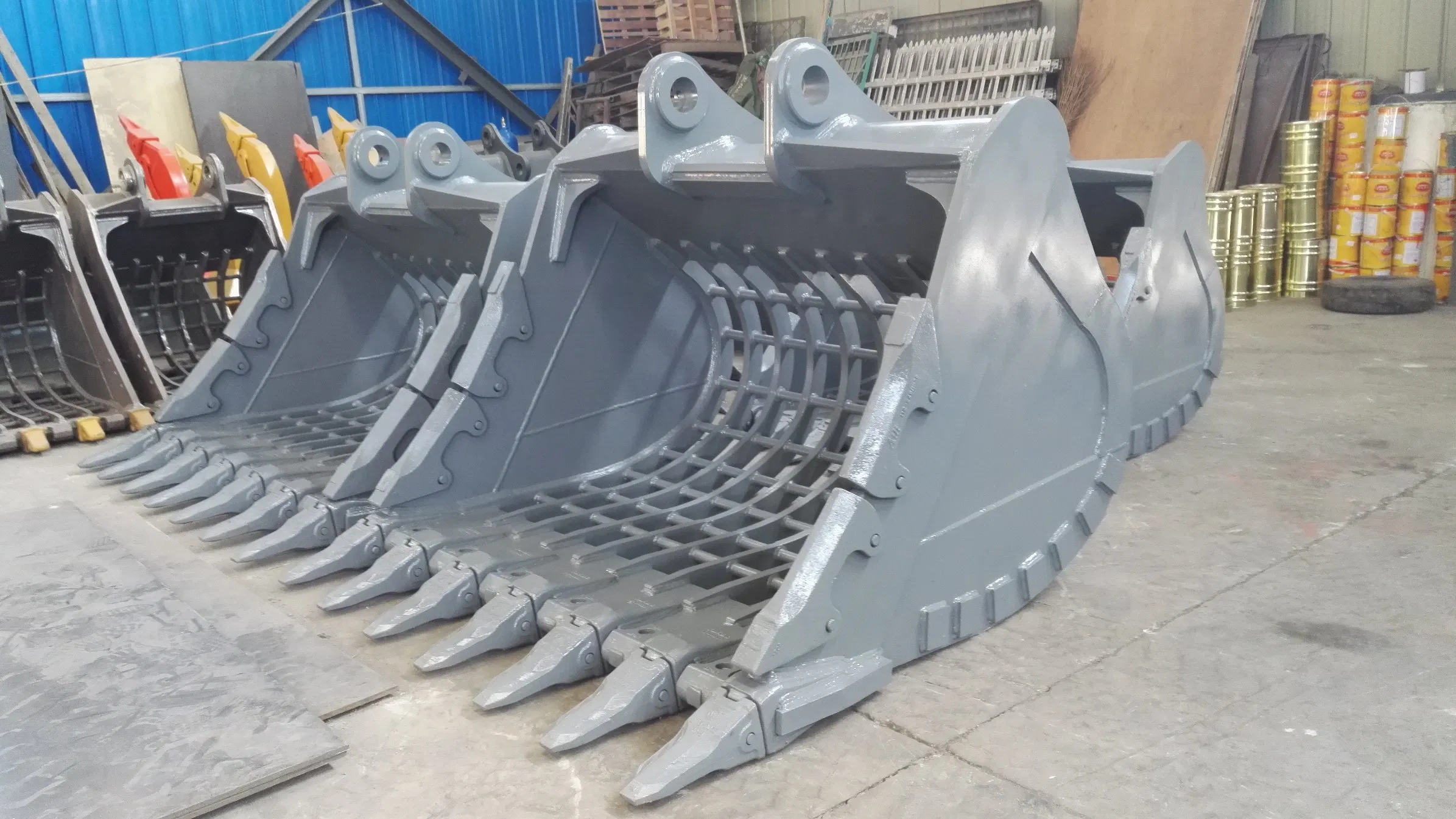 Longer Service Life Different Color Excavator Bucket Skeleton Bucket for Construction