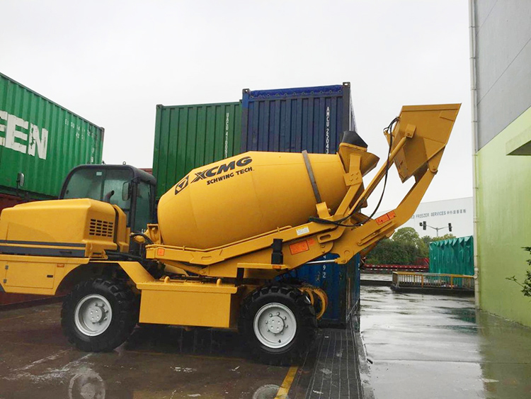 XCMG Official 4cbm /4m3 Mini Self Loading Mobile Concrete Mixer Truck Slm4 for Sale