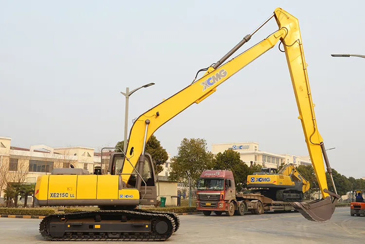XCMG Xe215cll Long Reach Excavator 20 Ton Excavator Long Boom Arm with Ce Price